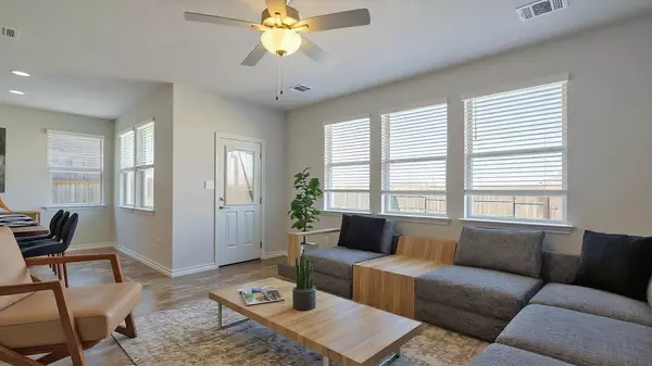 798 Eves Necklace DR, Buda, TX 78610