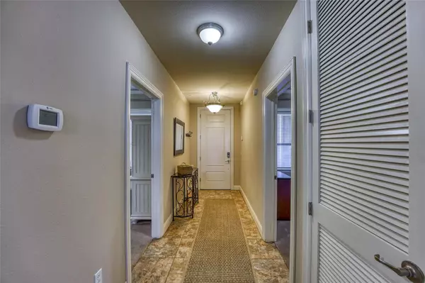 Horseshoe Bay, TX 78657,101 West Bank DR #15