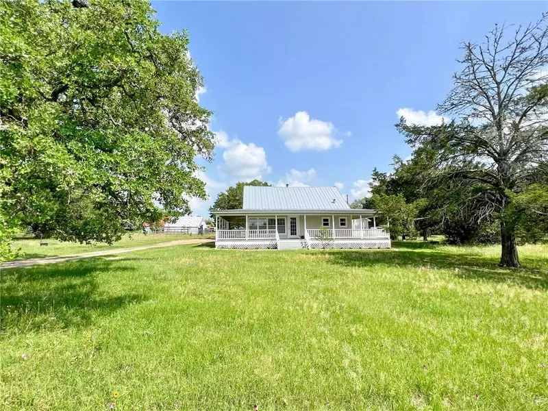 643 Nassau RD, Round Top, TX 78954