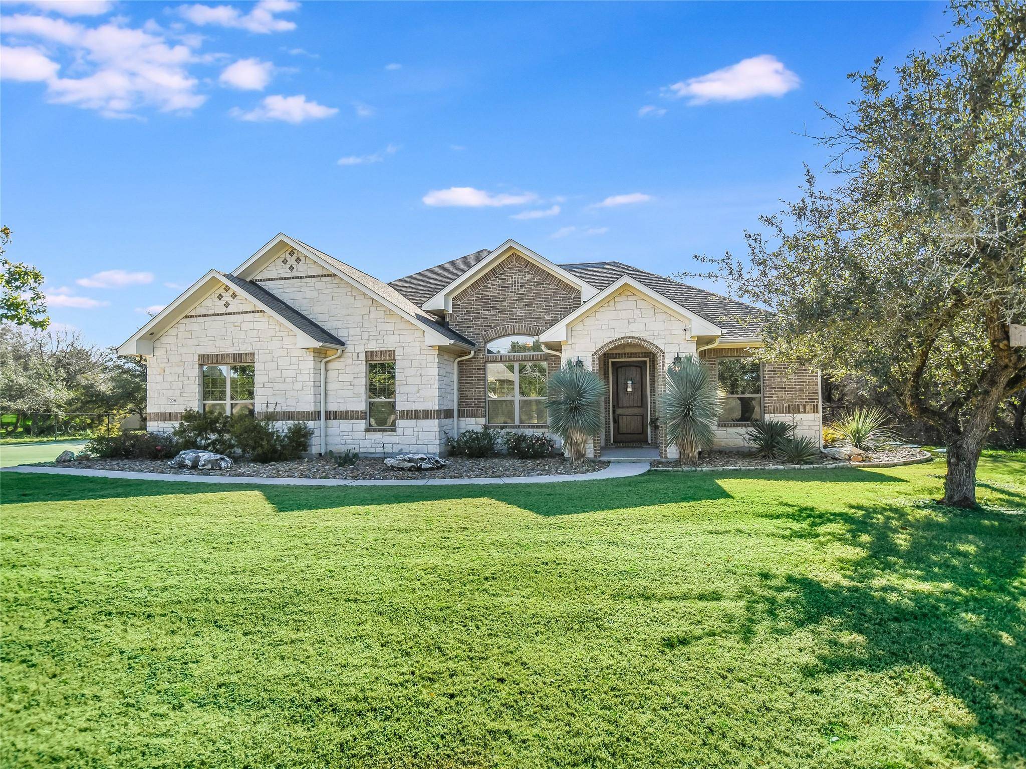 228 Christine LN, Liberty Hill, TX 78642