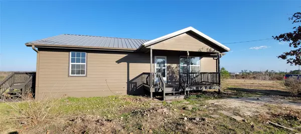 465 Cottletown RD, Smithville, TX 78957