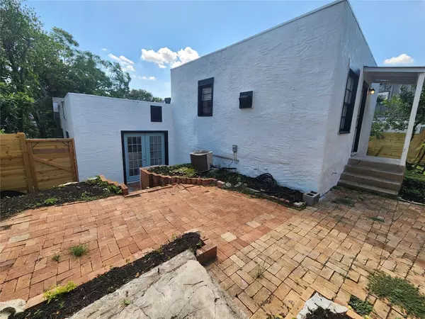 3102 Tom Green ST #B, Austin, TX 78705