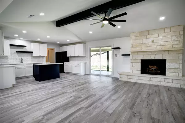 1883 Fm 20 RD, Red Rock, TX 78662