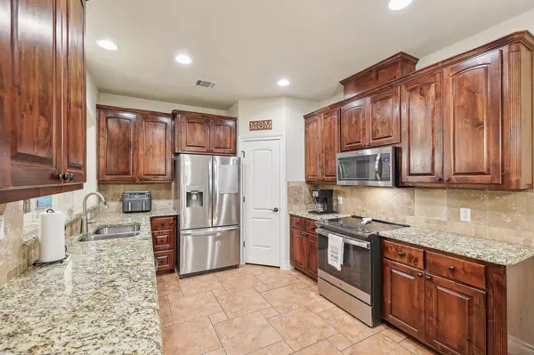 Lago Vista, TX 78645,2004 American DR #1