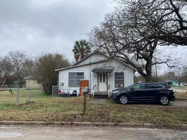 Luling, TX 78648,1400 E Fannin ST