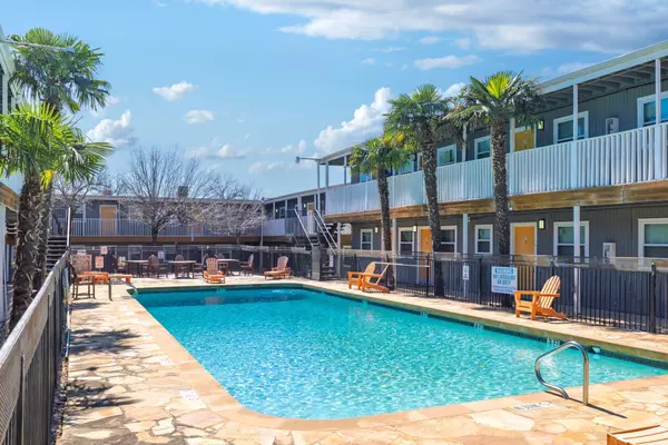 Austin, TX 78722,2401 Manor RD ##204