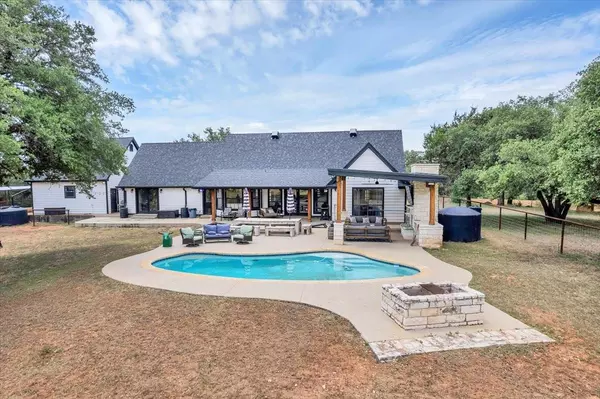 404 County Road 421, Spicewood, TX 78669