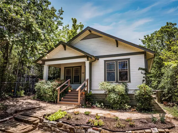 907 E 15th ST, Austin, TX 78702