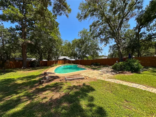 Smithville, TX 78957,407 4th Ave