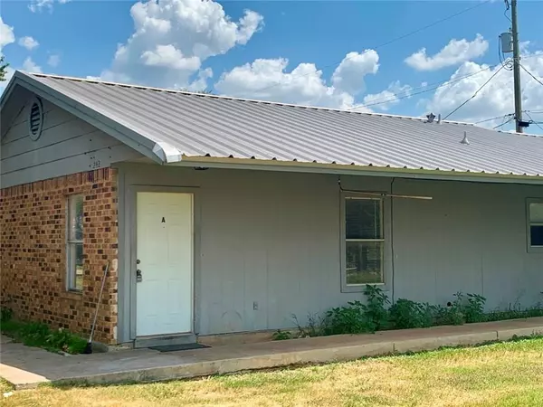 212 Monterrey ST #B, Elgin, TX 78621