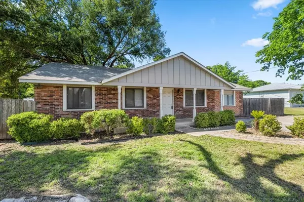 120 Gallagher RD, Mcqueeney, TX 78123