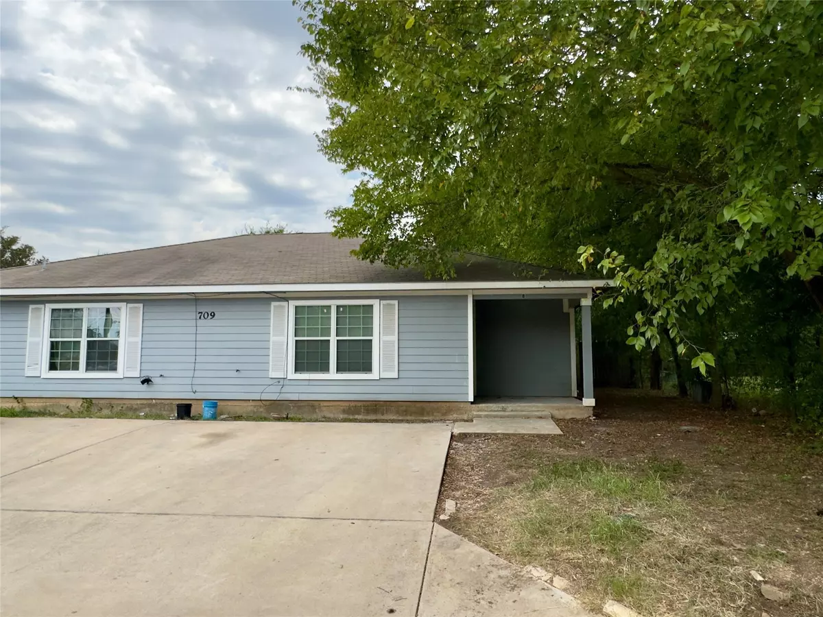 Lockhart, TX 78644,709 San Saba ST #A