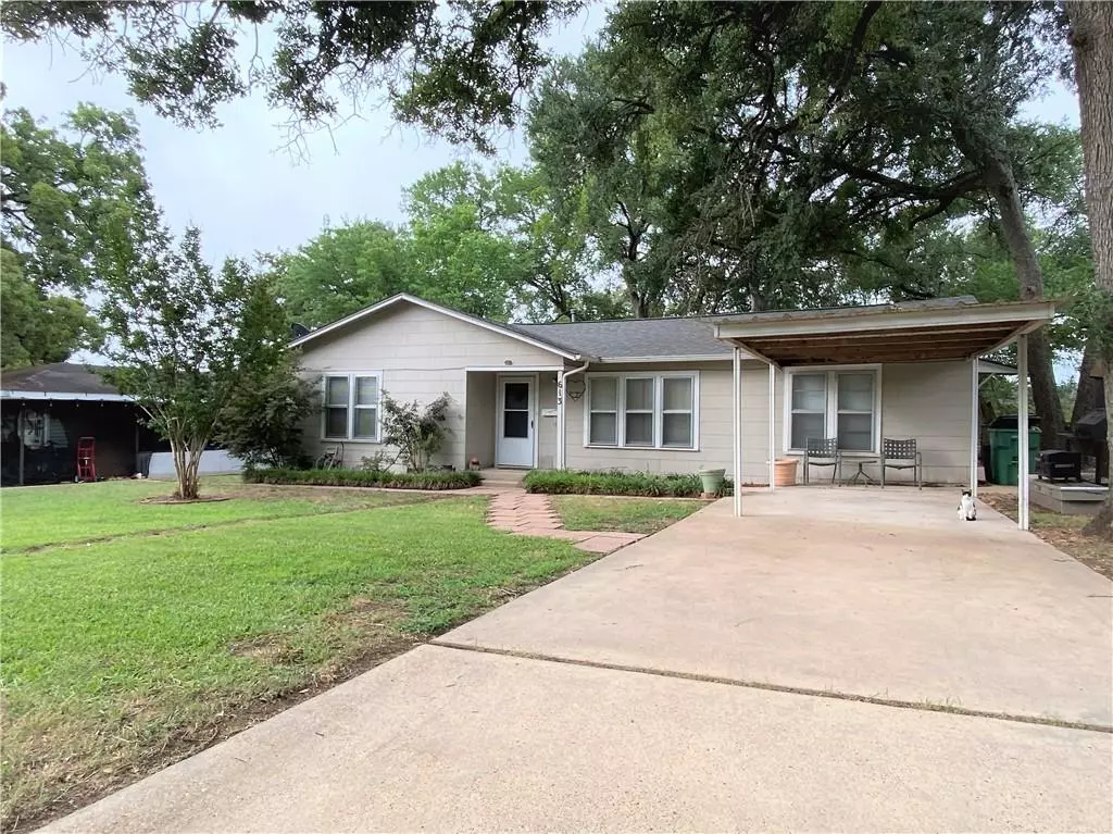 Cameron, TX 76520,613 E 5th ST