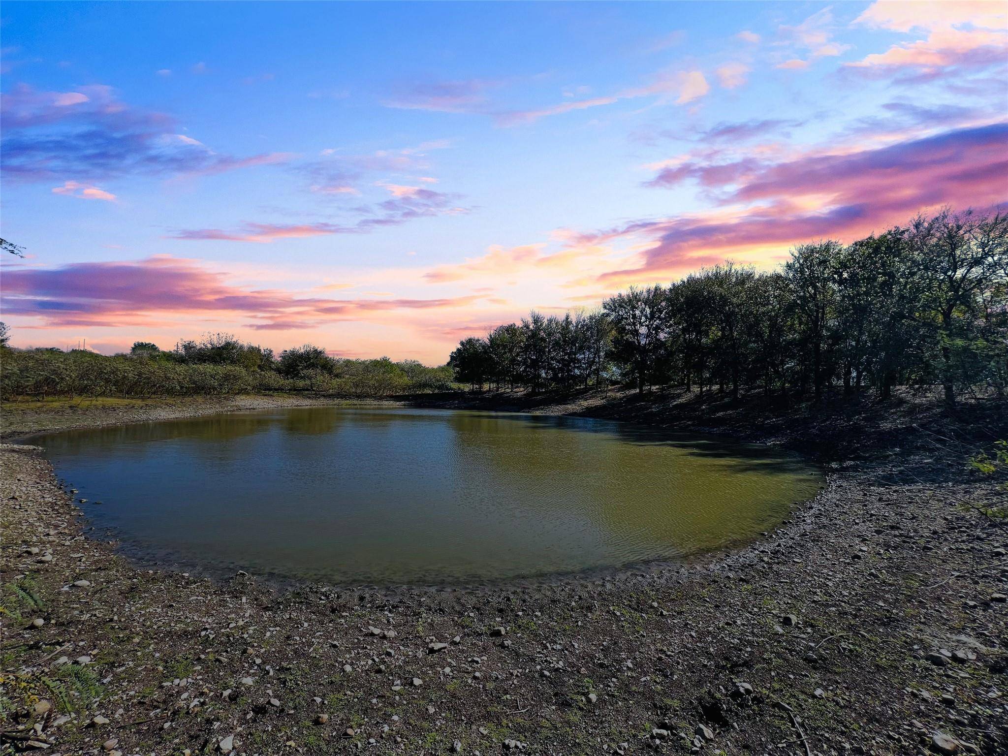 805 Rolling Ridge RD, Lockhart, TX 78644