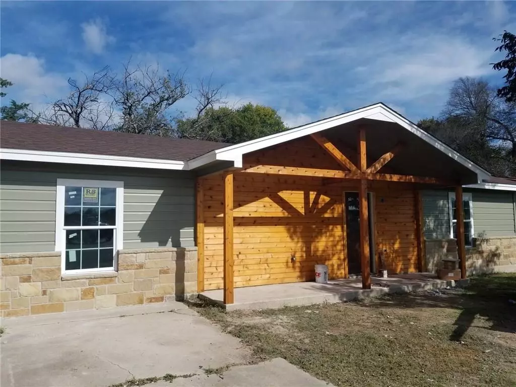 Lampasas, TX 76550,413 W 6th ST