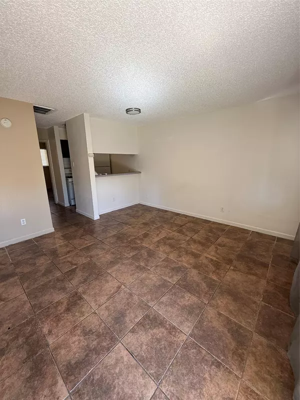 2609 Ektom DR #A, Austin, TX 78745