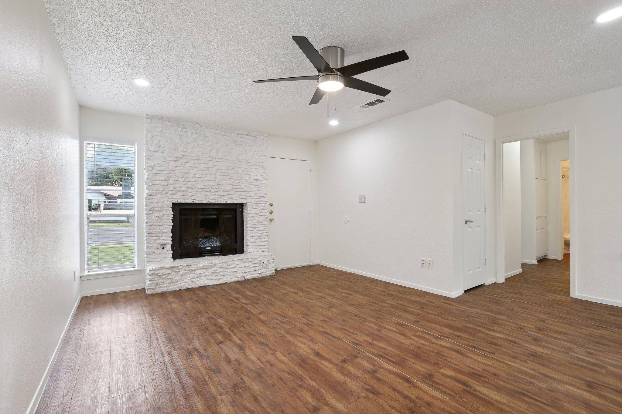 1811 Mearns Meadow BLVD #B, Austin, TX 78758