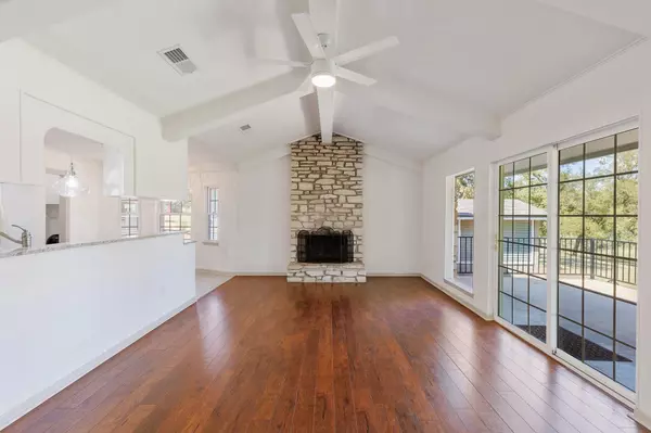 Horseshoe Bay, TX 78657,142 Lakeshore DR