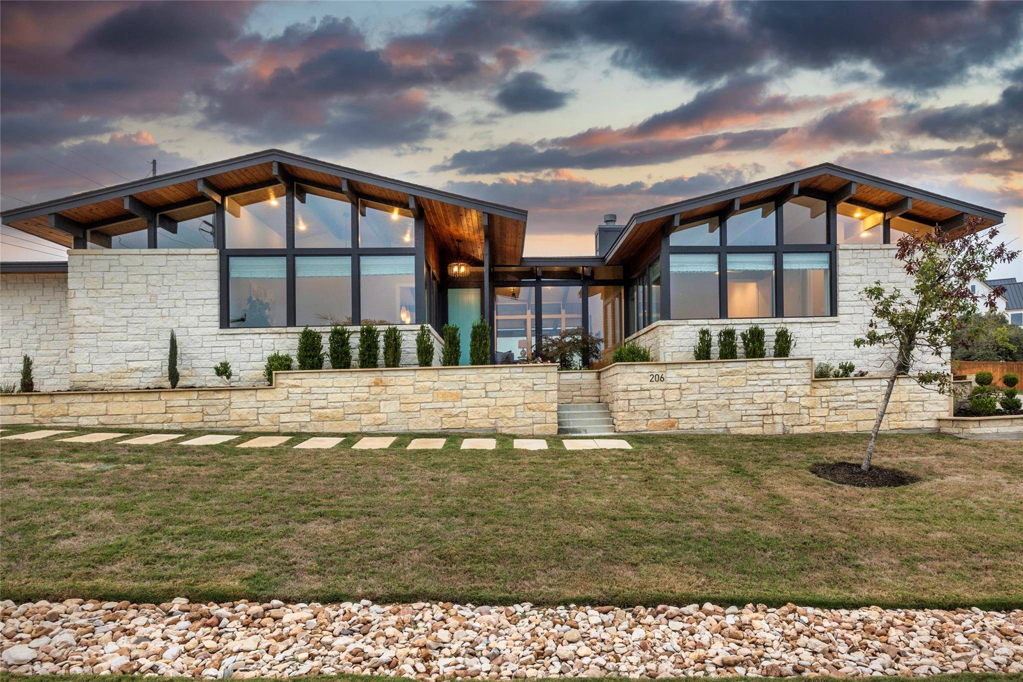 206 Waters View CT,  Dripping Springs,  TX 78620