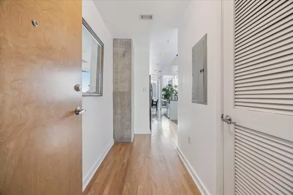 Austin, TX 78701,360 Nueces ST #1401