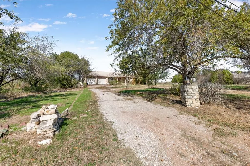 Kingsland, TX 78639,916 Dallas ST