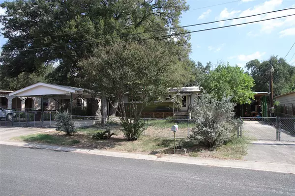 25214 Pat PKWY, San Antonio, TX 78257