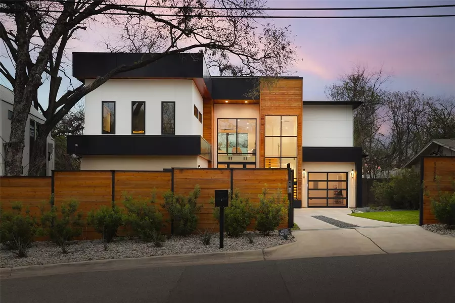 1118 Mariposa DR, Austin, TX 78704