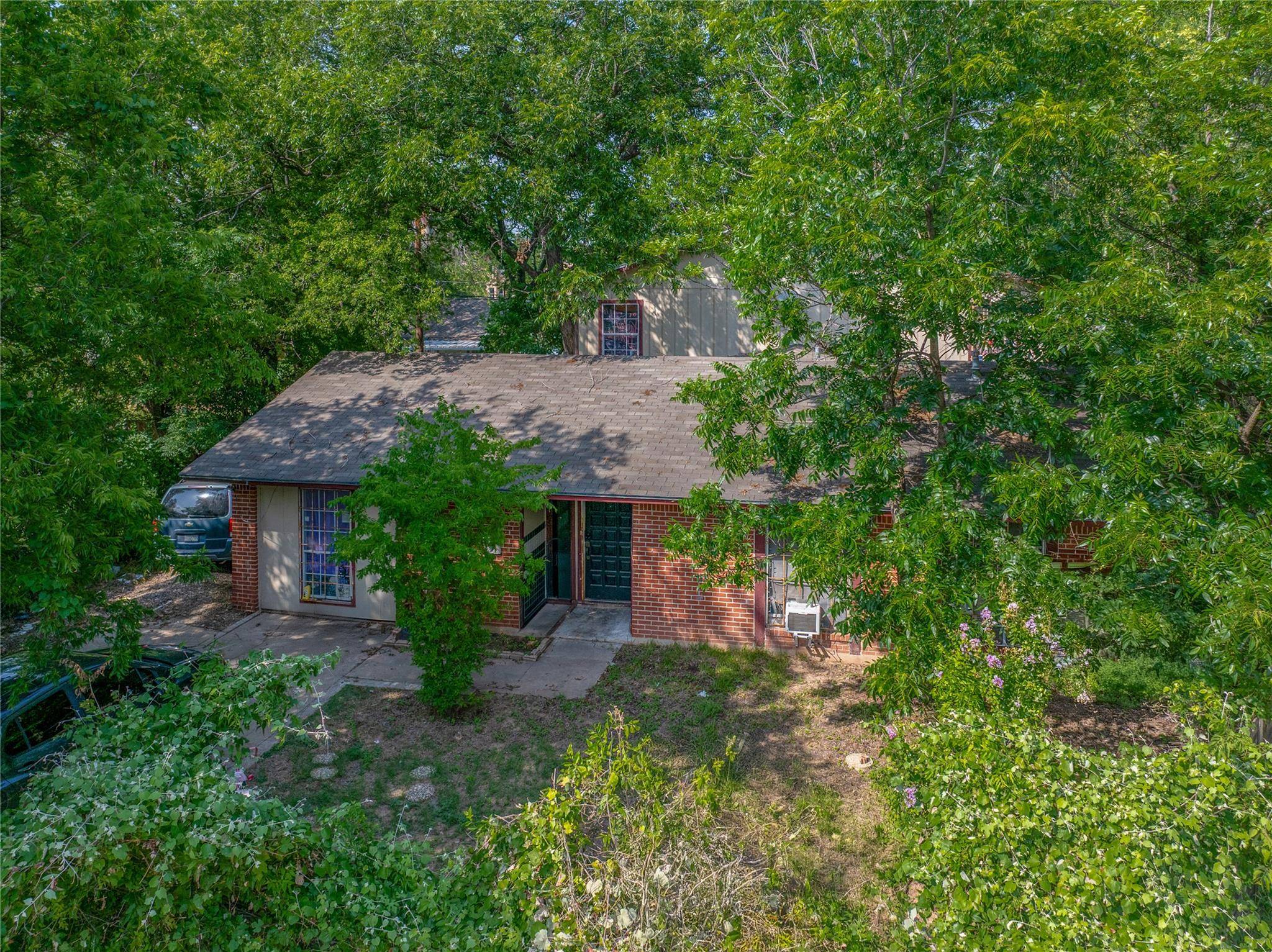 Austin, TX 78721,6110 Calmar CV