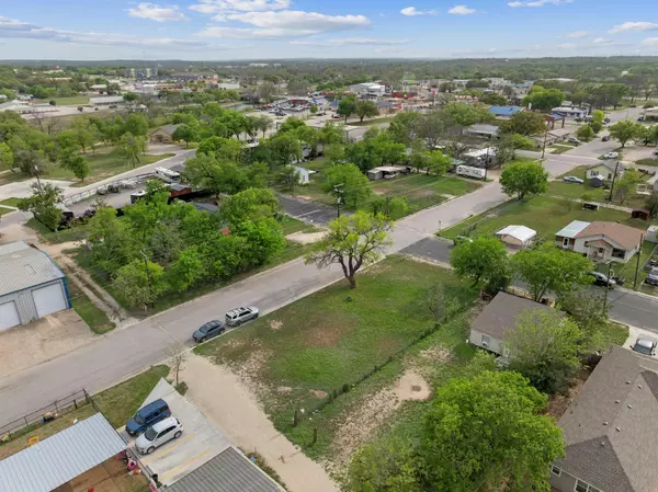 Lampasas, TX 76550,807 S MAIN ST