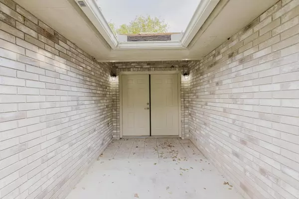 Floresville, TX 78114,122 Montesito LN