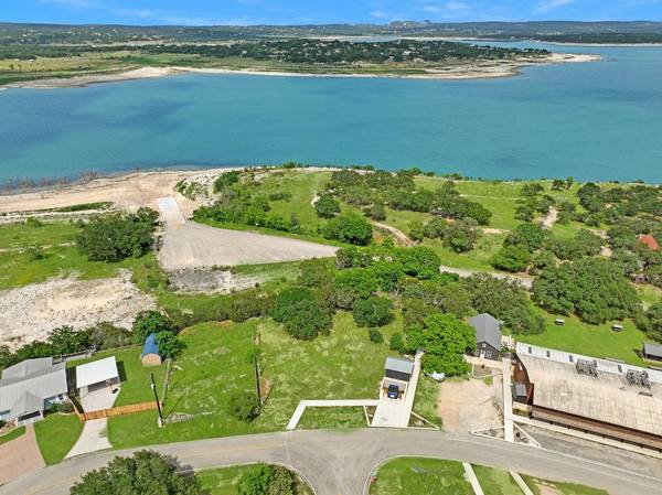 944 Ledgerock DR, Canyon Lake, TX 78133
