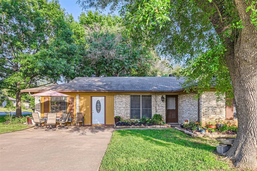 2401 Glen Springs WAY, Austin, TX 78741