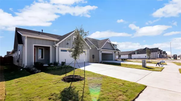 241 Sandringham LOOP, Uhland, TX 78640