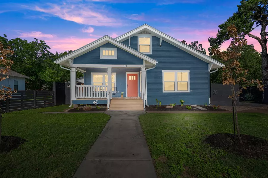 811/ 813 S Commerce ST, Lockhart, TX 78644