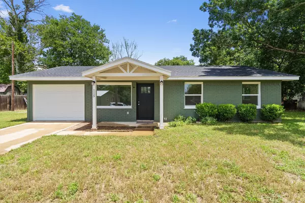 115 Sycamore ST, Luling, TX 78648