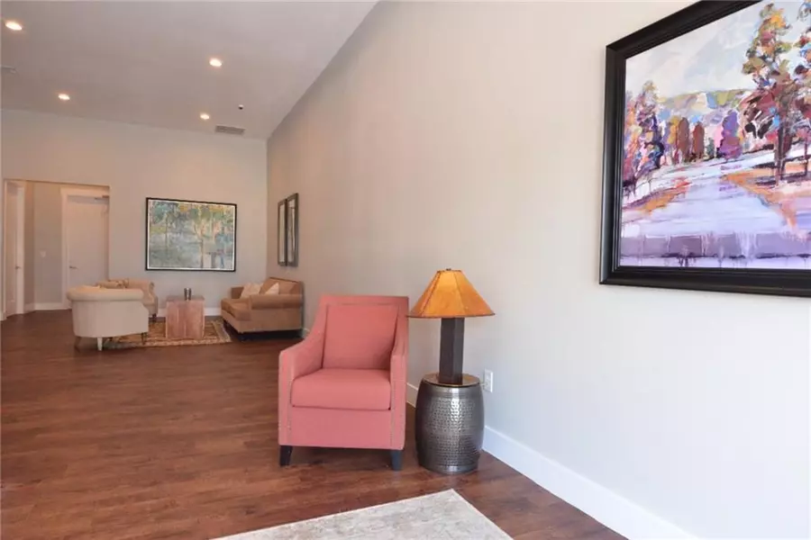 2440 E Hwy 290 HWY #E-2, Dripping Springs, TX 78620