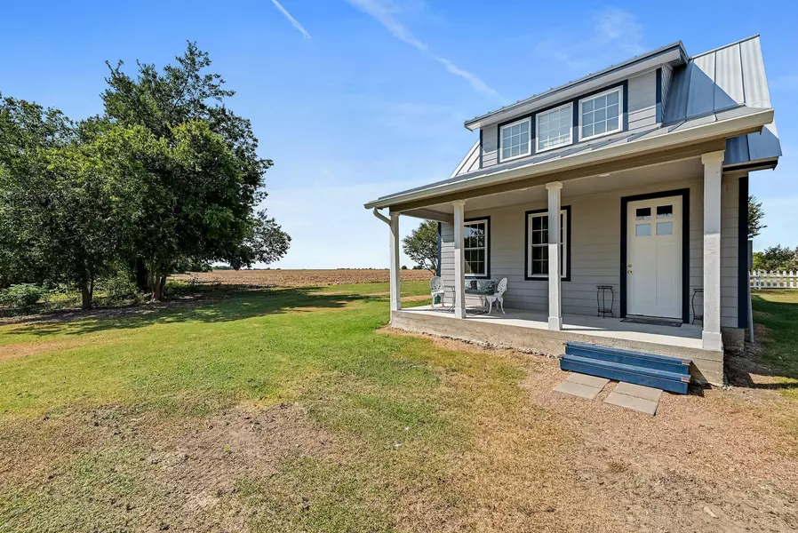 600 County Road 412 #B, Taylor, TX 76574