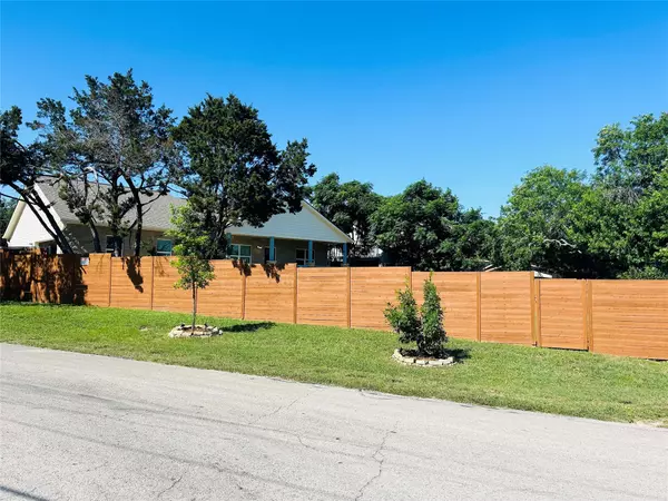 Jonestown, TX 78645,18322 Lake Oaks DR