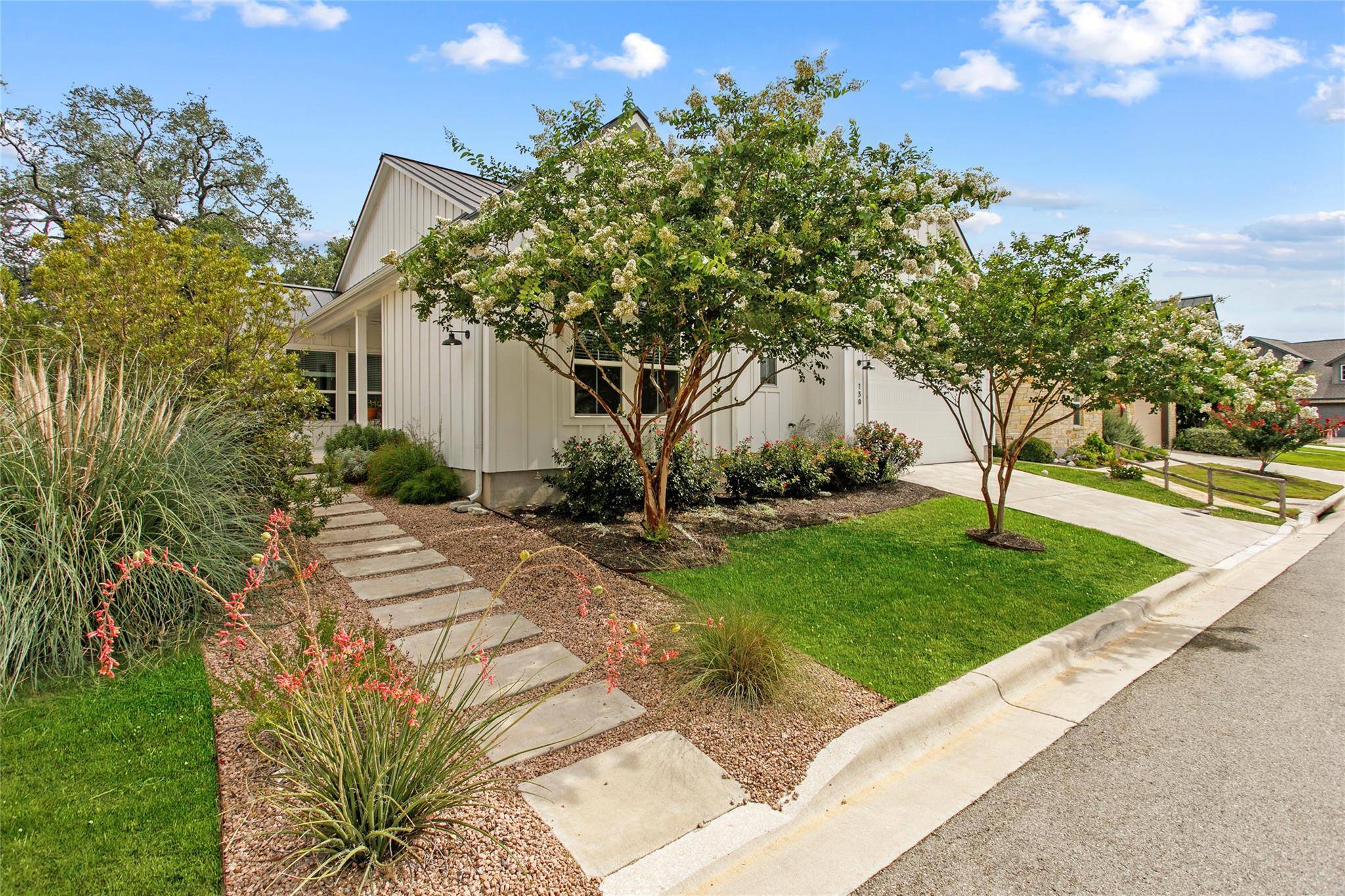 130 Volterra LN, Dripping Springs, TX 78620