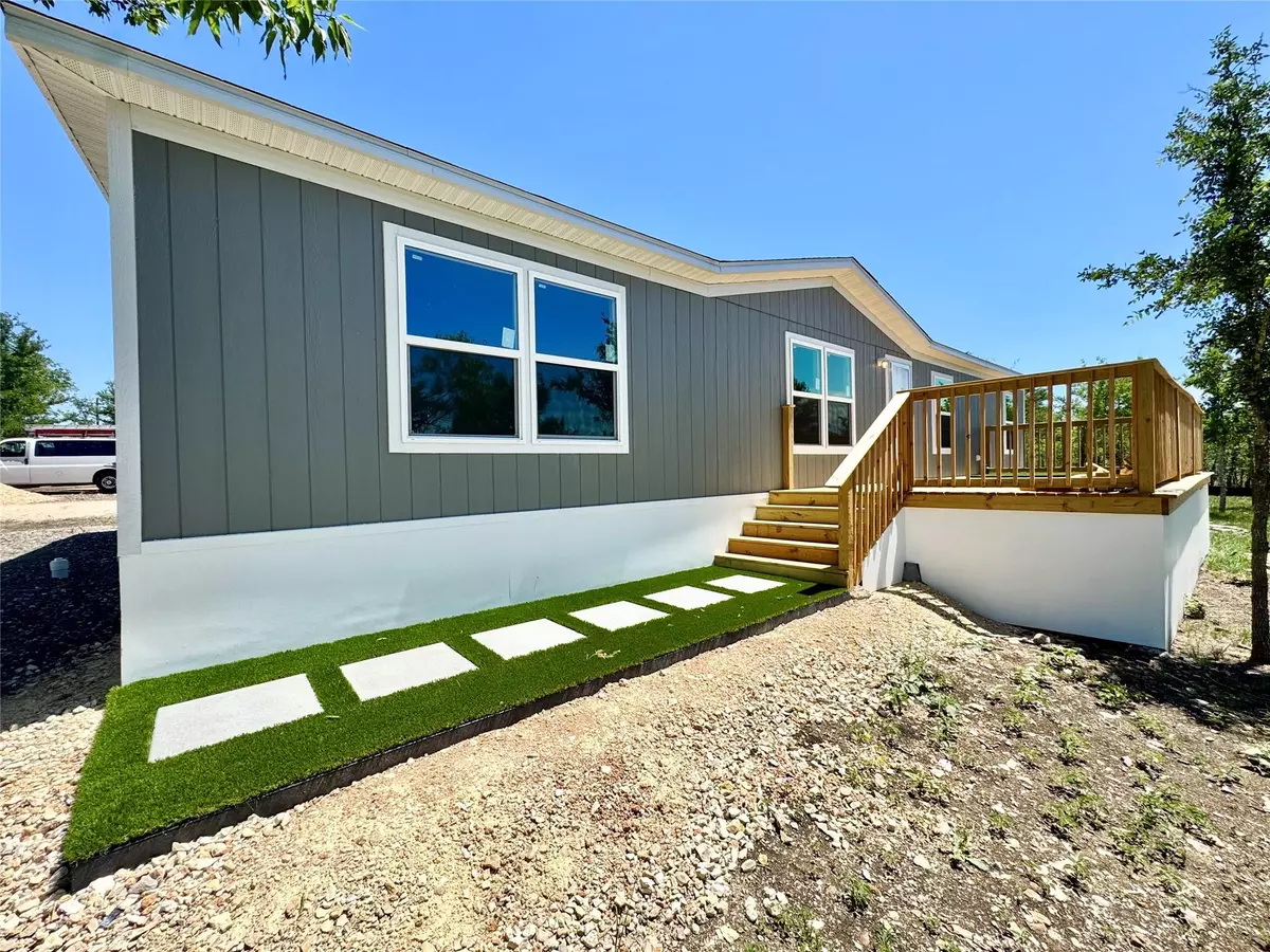 Dale, TX 78616,229 Tulipan LN