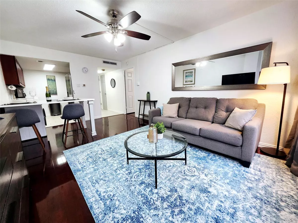 Austin, TX 78701,1800 Lavaca ST #102