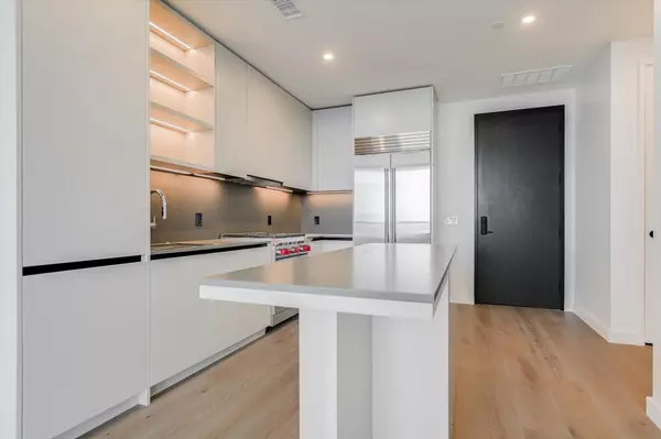 Austin, TX 78701,610 Davis ST #3906