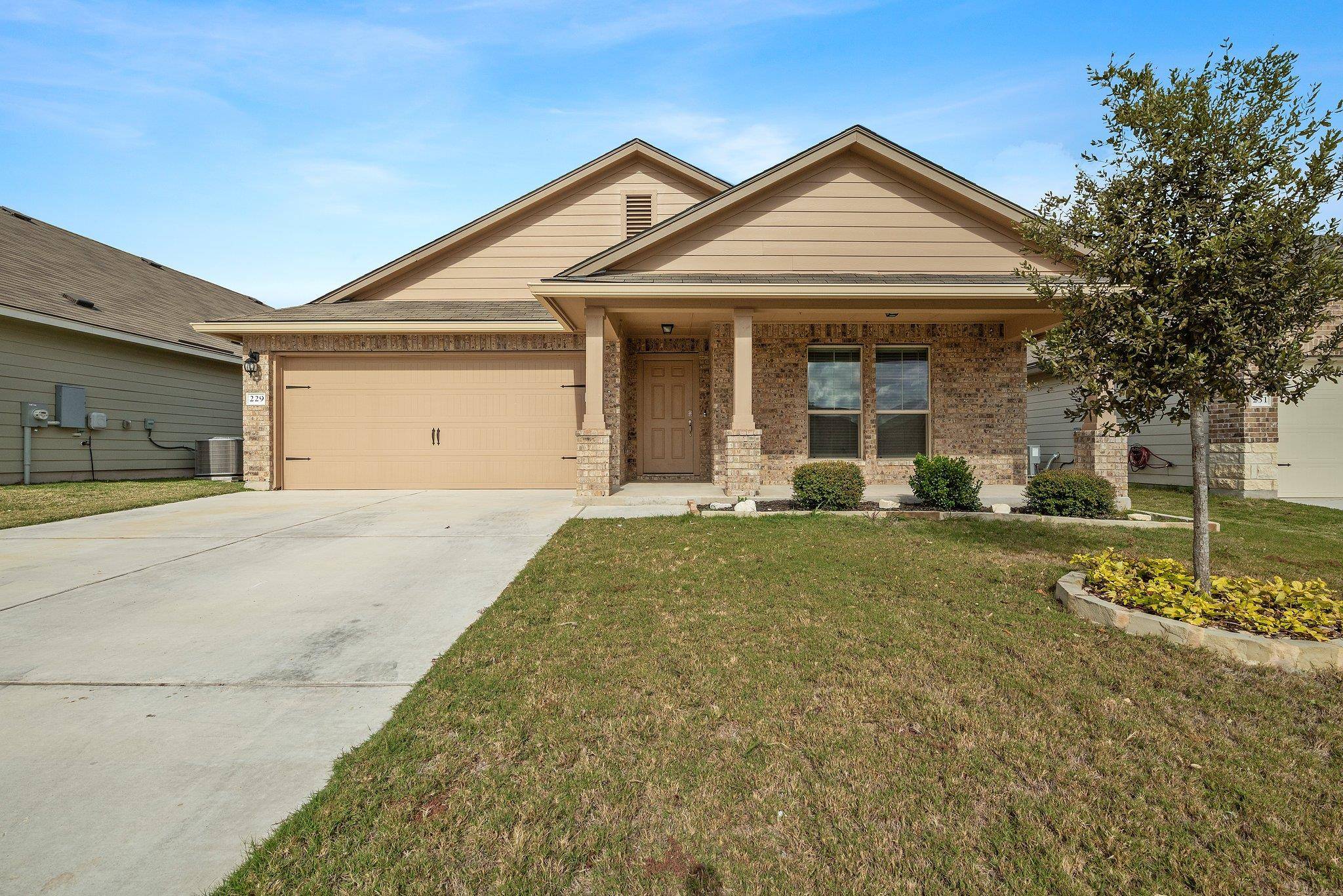 229 Reagor DR, Taylor, TX 76574