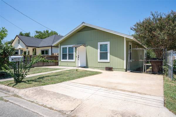 813 5th ST, Lockhart, TX 78644