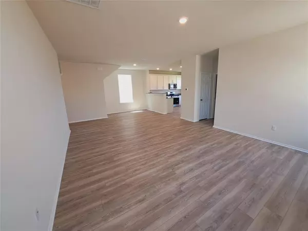 Buda, TX 78610,453 Tree Nut LOOP
