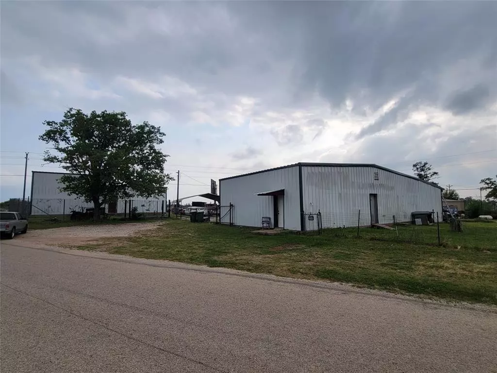 Bastrop, TX 78602,952 HWY 71 E