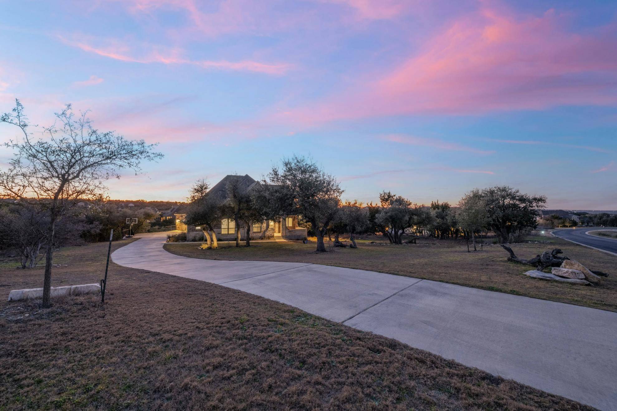675 Spectacular Bid DR, Austin, TX 78737