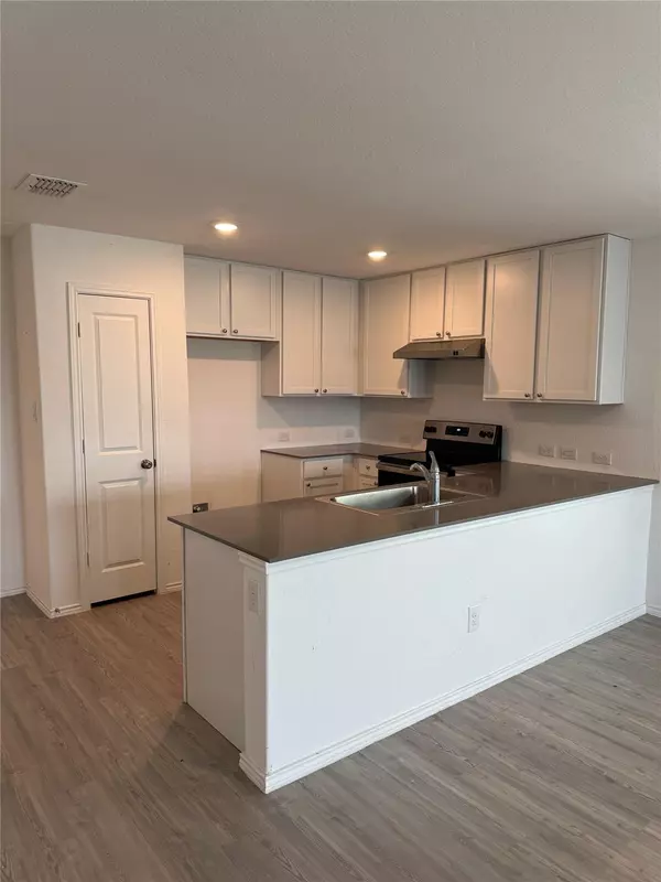 Kerrville, TX 78028,1052 Shutter WAY