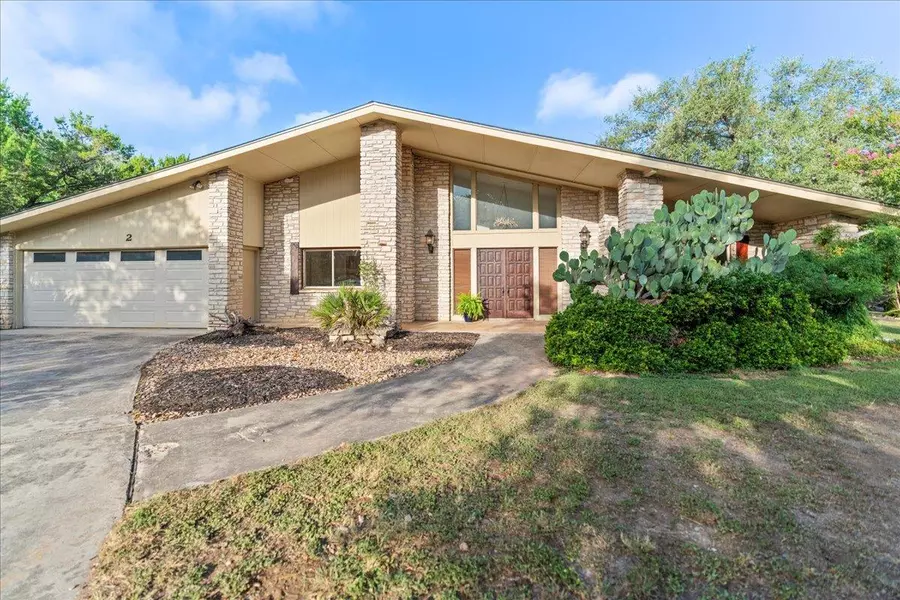 2 Brookhollow DR, Wimberley, TX 78676