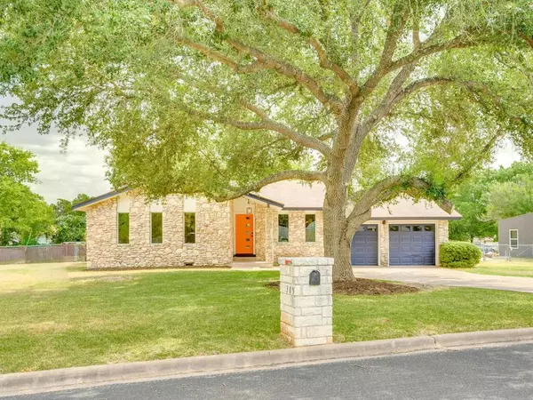 305 Whitetail DR,  Manchaca,  TX 78652